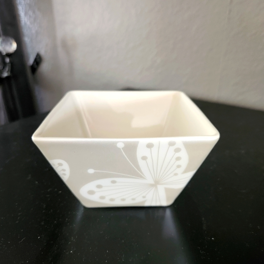 Butterfly Fields Dish